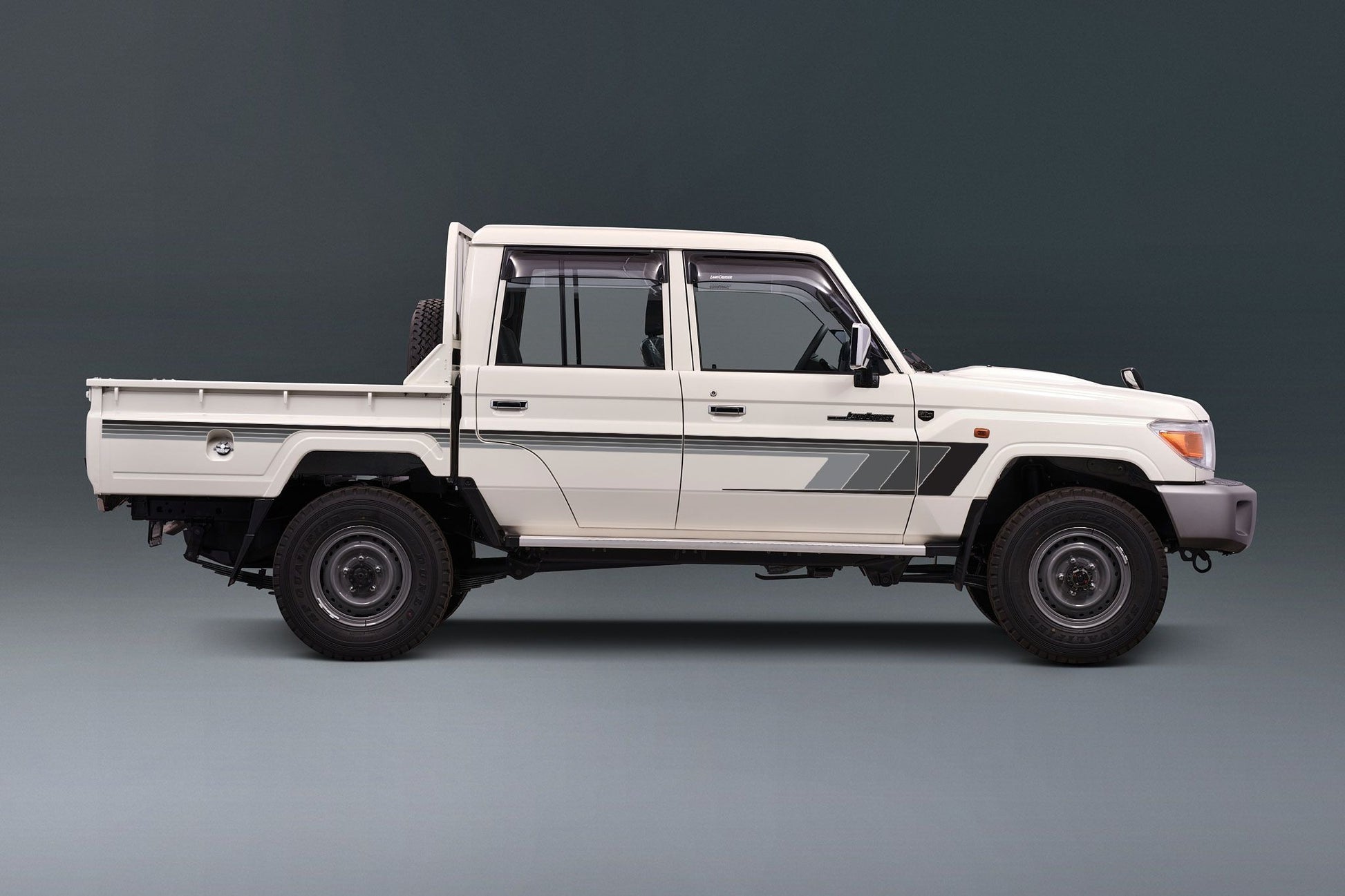 70 Series Land Cruiser Decal Body Stripe Kit (Broome) - 79 Series Dual Cab (2012-)