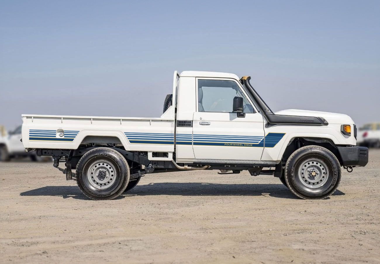 70 Series Land Cruiser Decal Body Stripe Kit (Townsville) - 79 Series Single Cab (1999-)